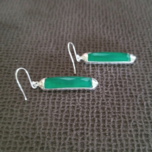 Shivam Green💚 Onyx Bar Drop Earrings - Picture 4 of 14